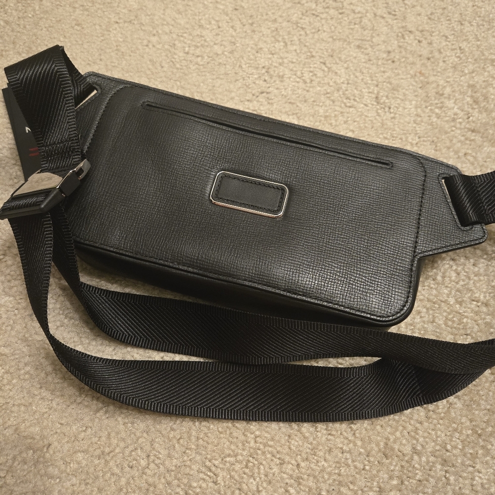 Tumi Sling - Picture 5 of 6